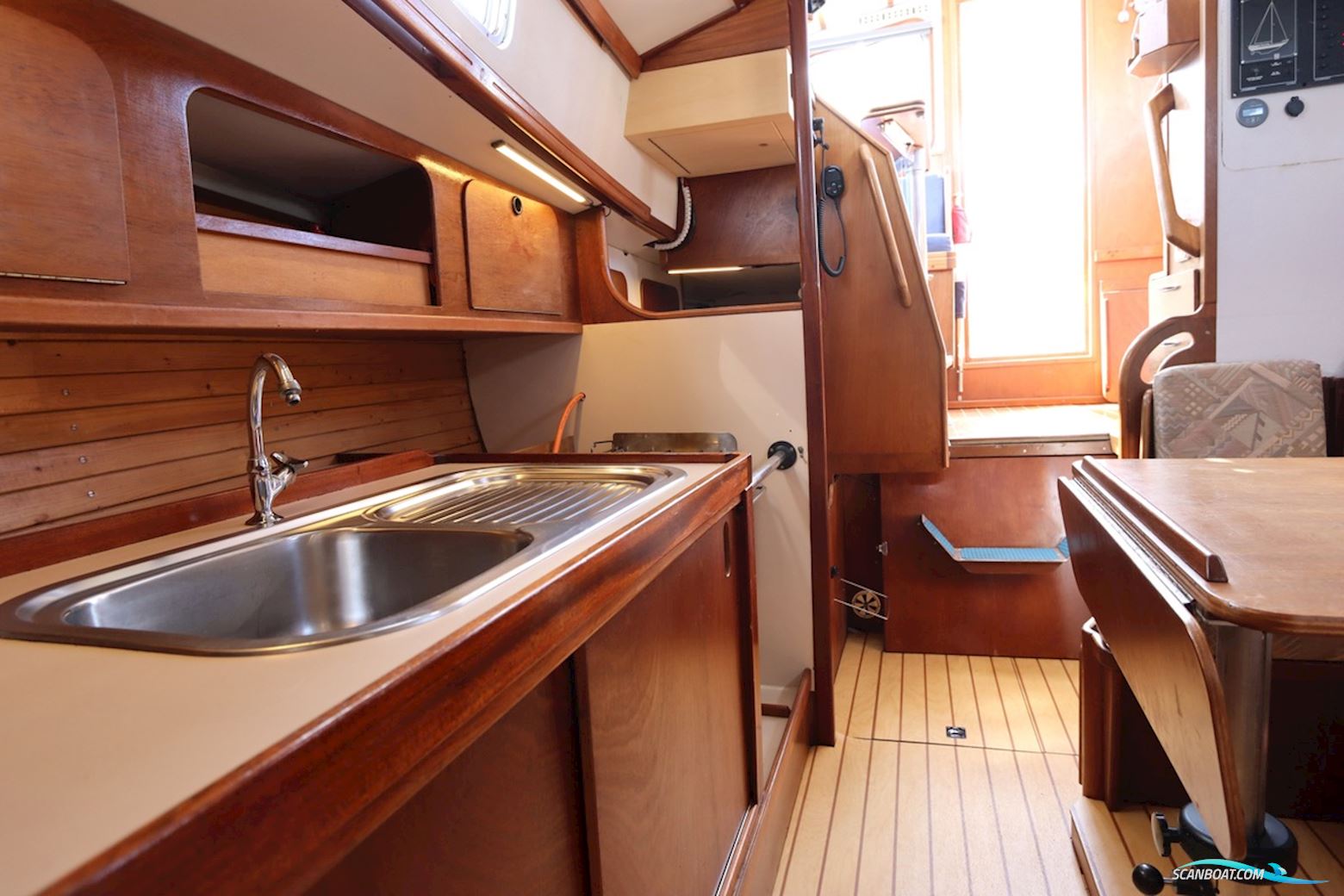 Koopmans 33 Deck Salon