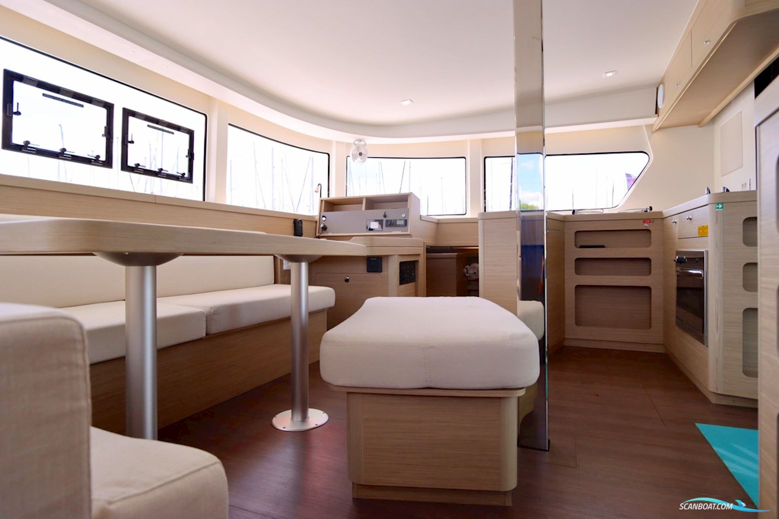 Lagoon 42 Full specs