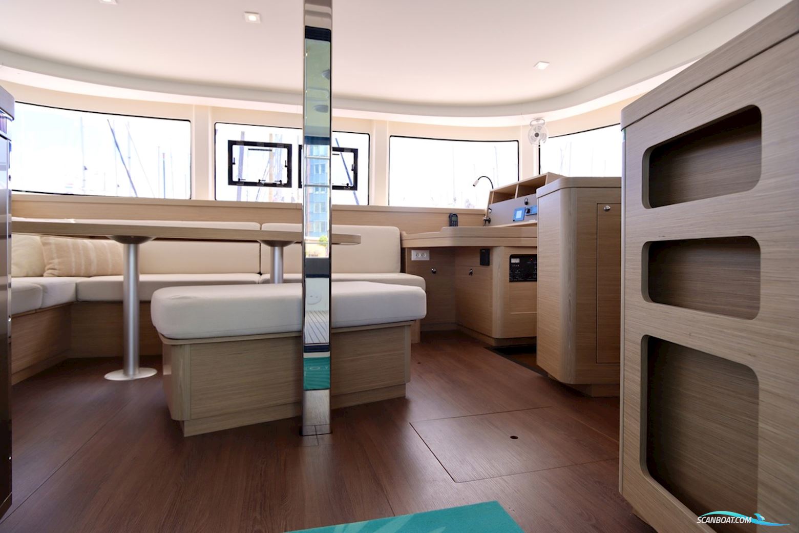 Lagoon 42 Full specs