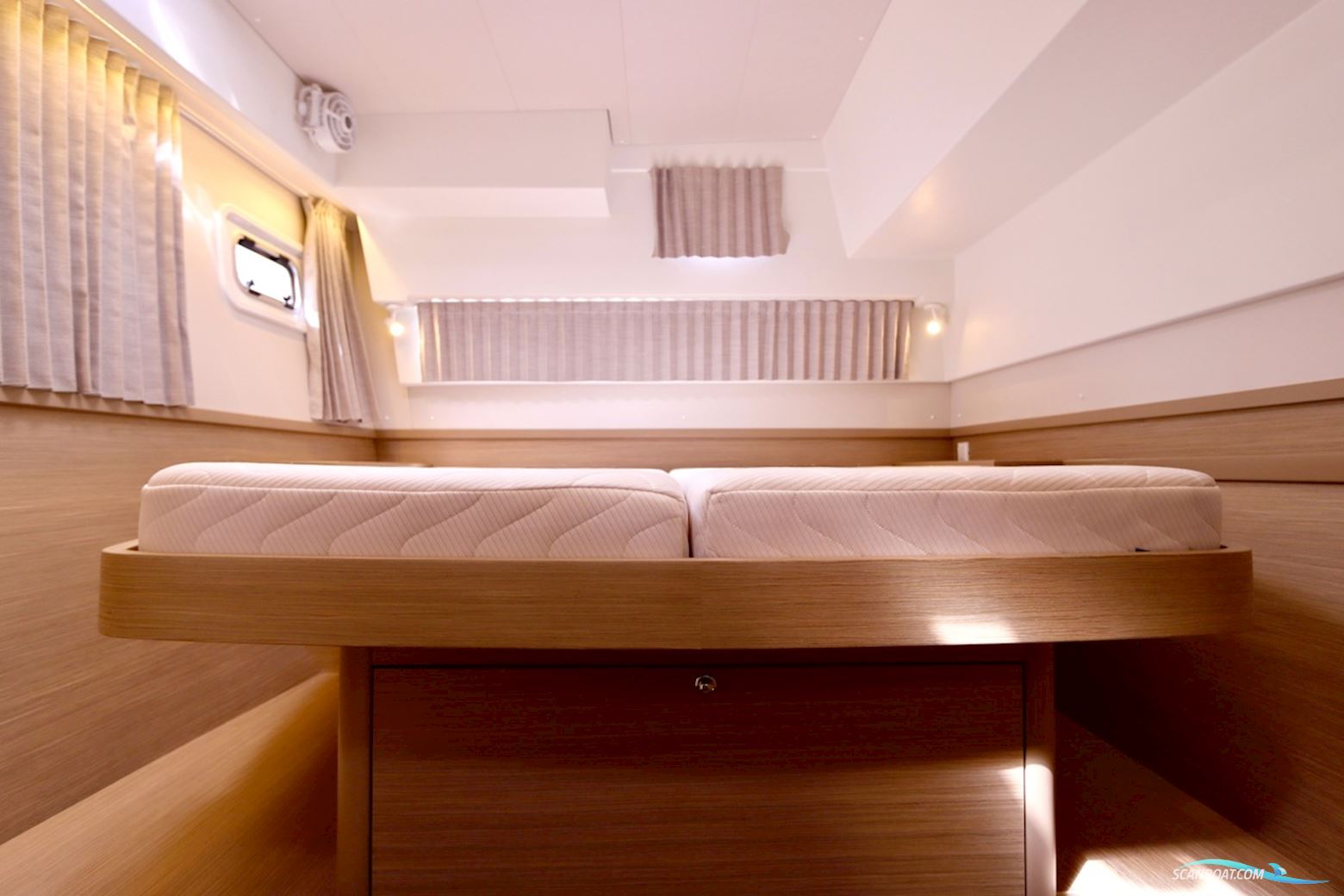 Lagoon 42 Full specs