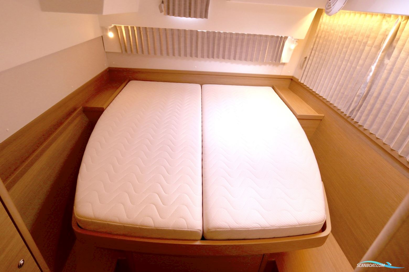 Lagoon 42 Full specs