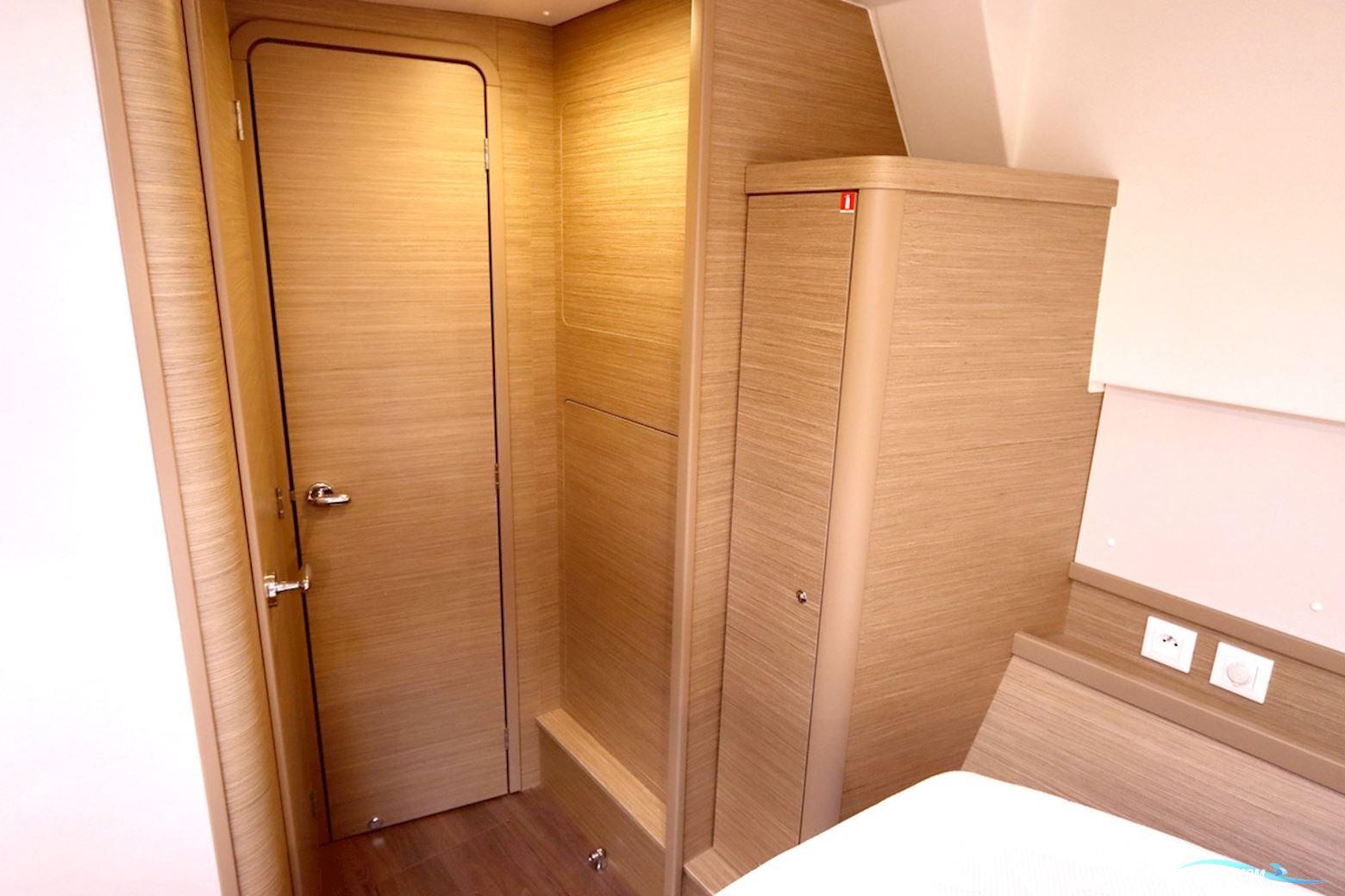 Lagoon 42 Full specs
