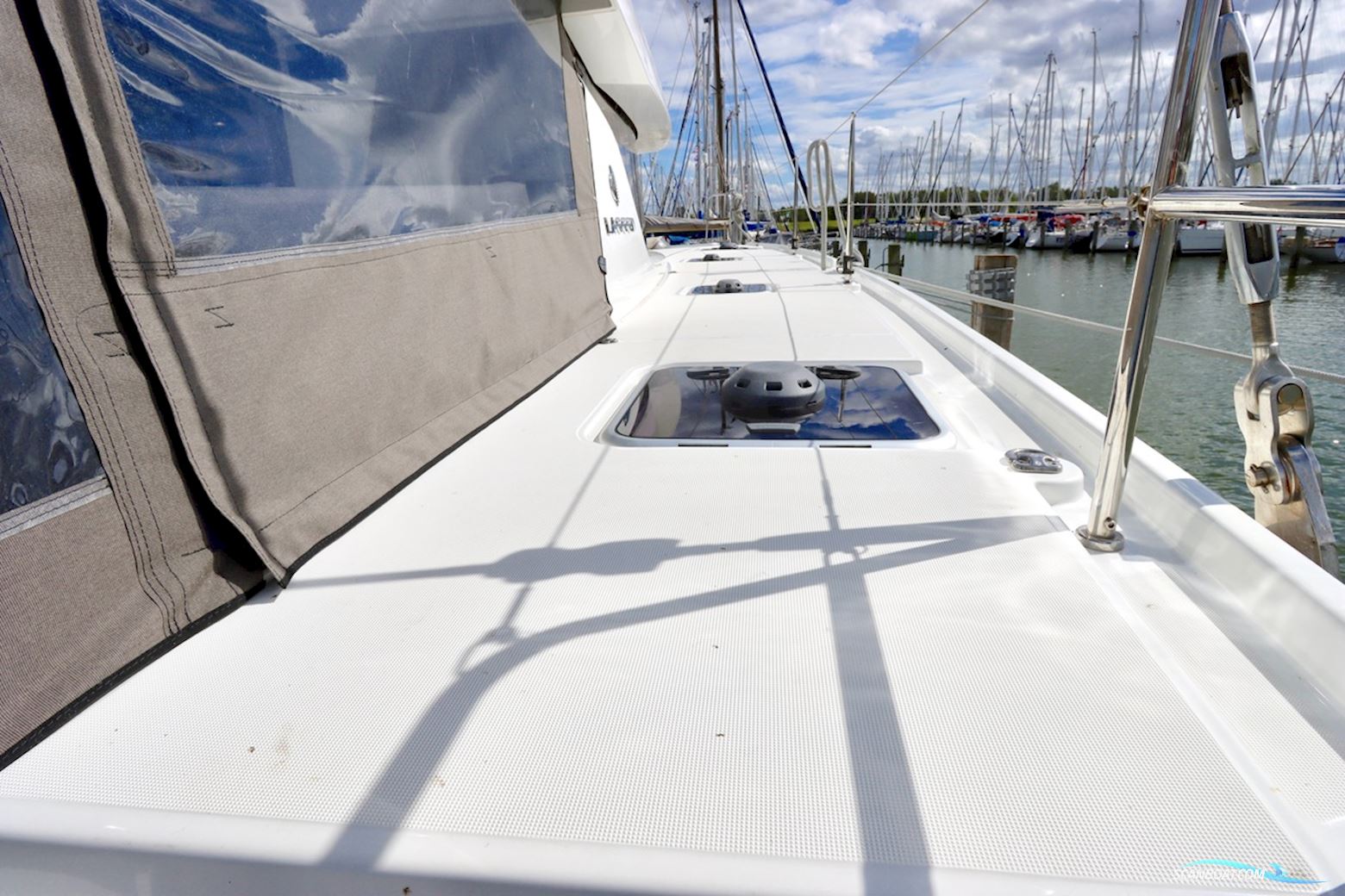 Lagoon 42 Full specs