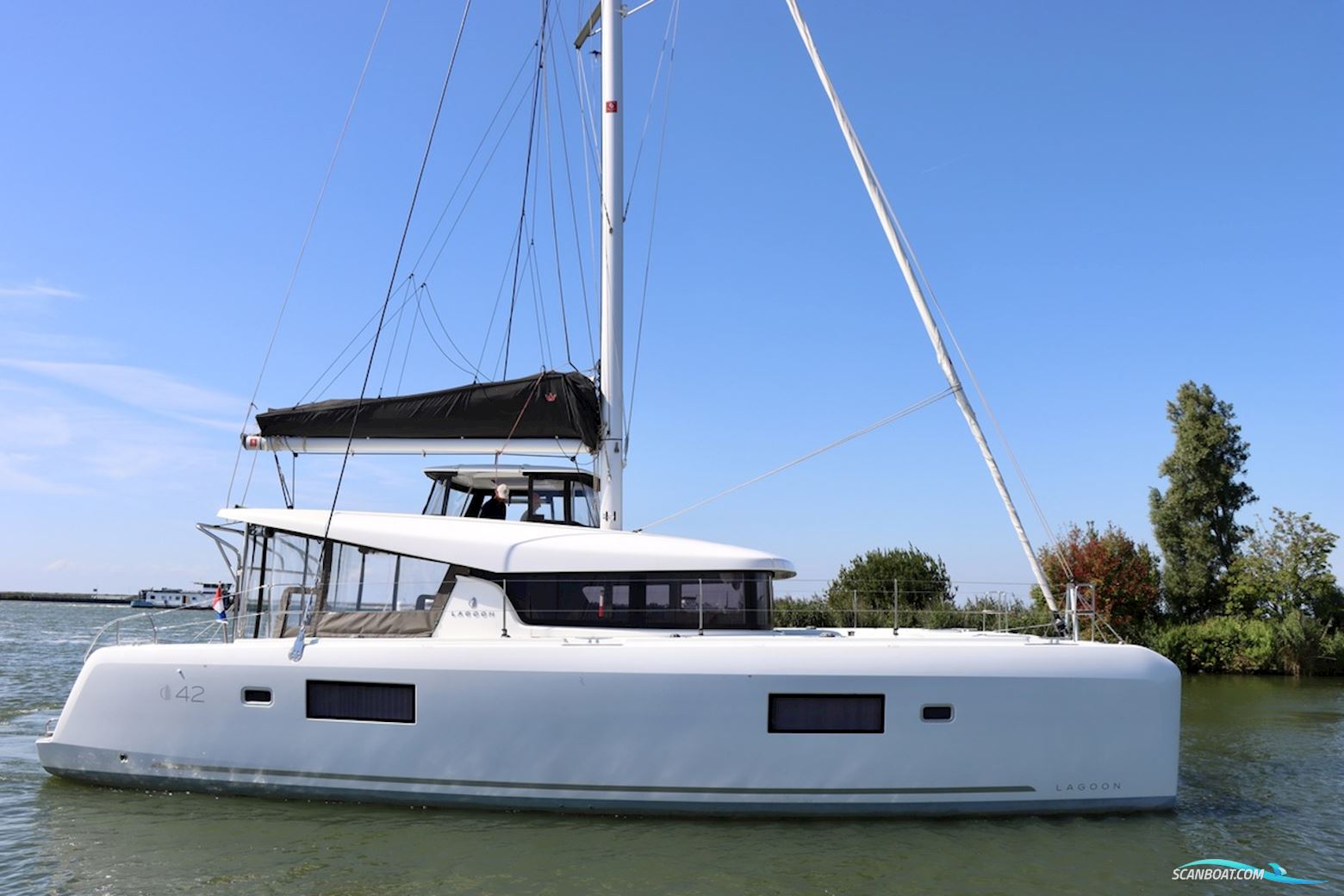 Lagoon 42 Full specs