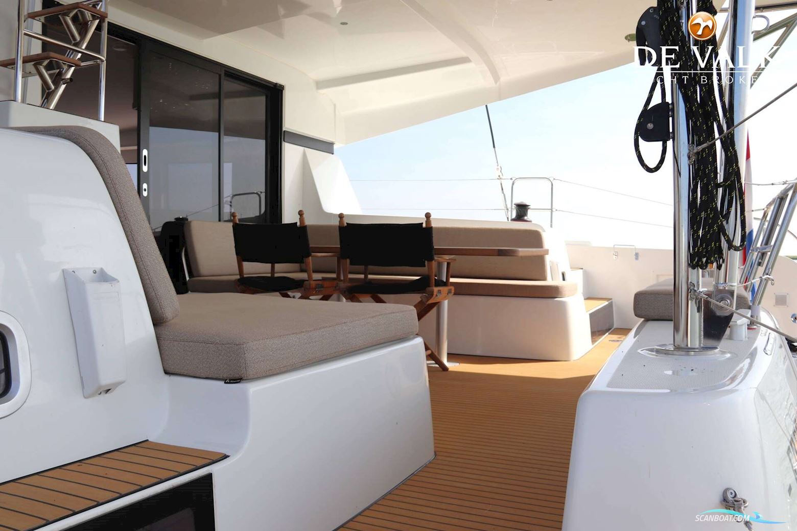 Lagoon 42