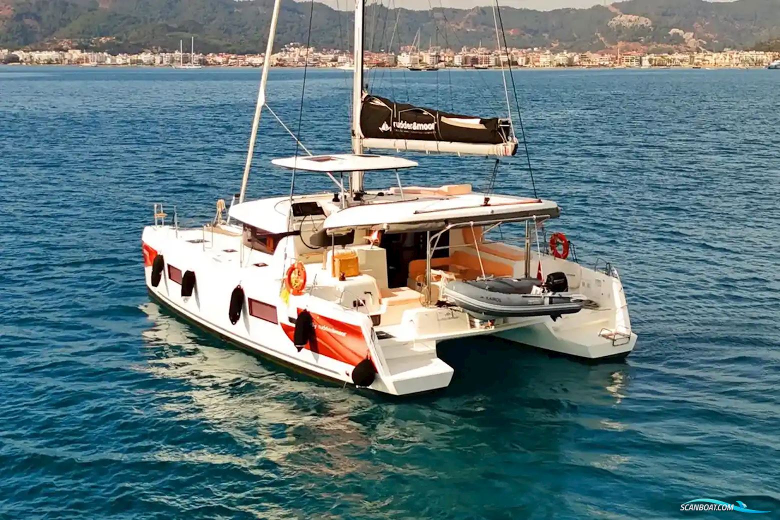 Lagoon 42