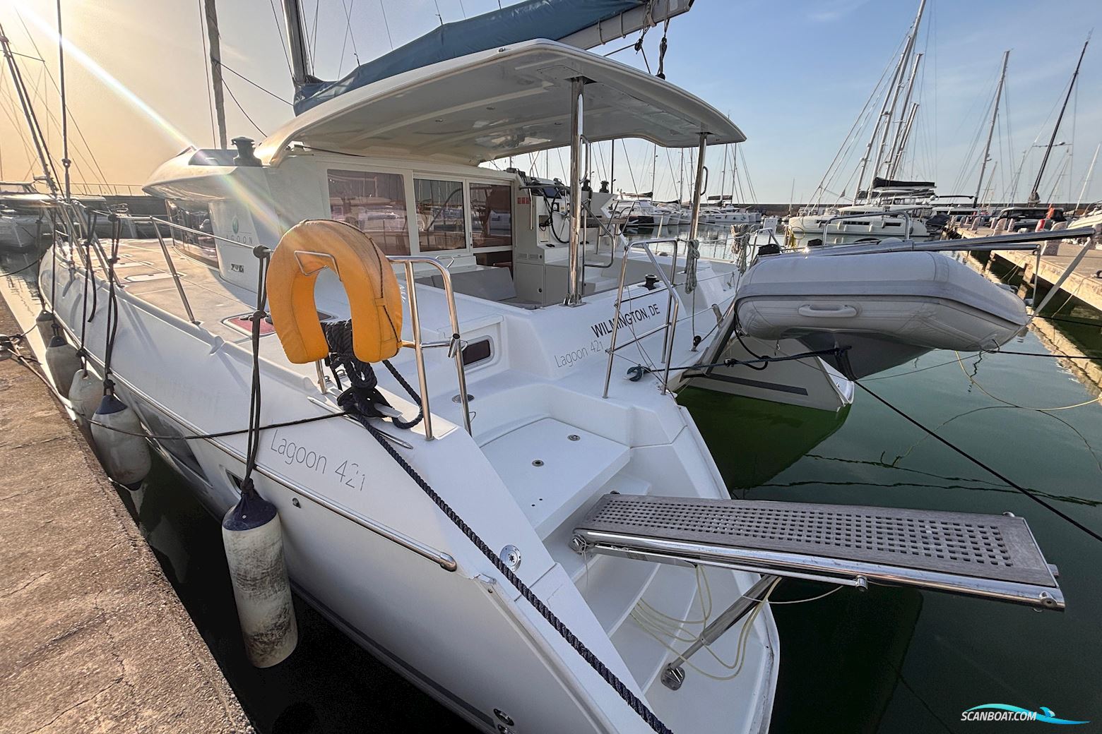 Lagoon 421