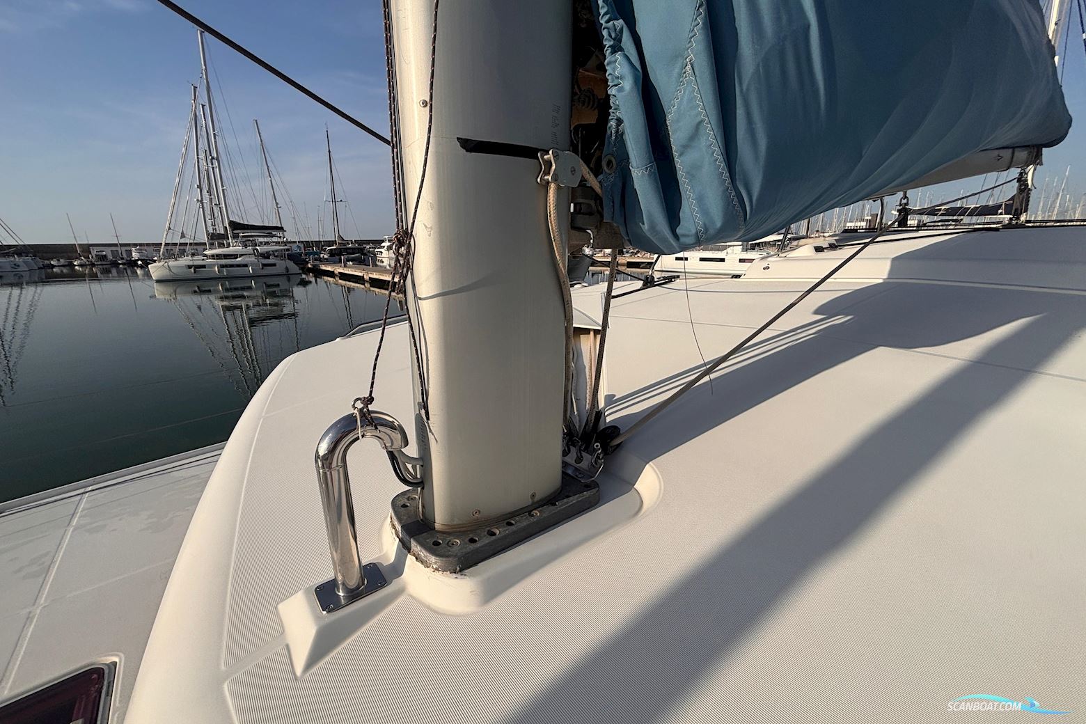 Lagoon 421