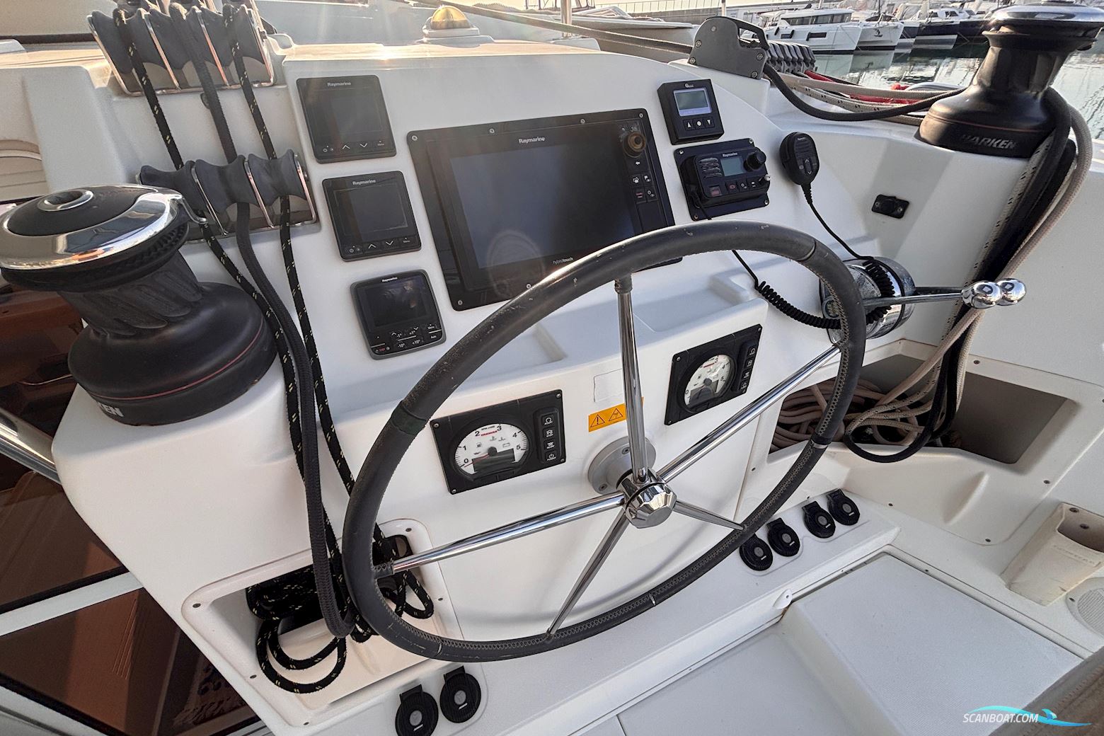 Lagoon 421