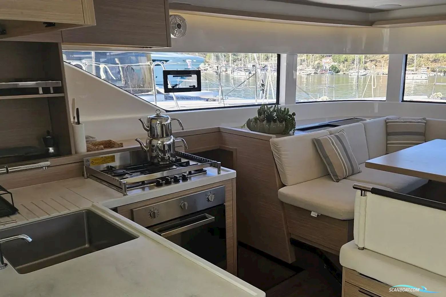 Lagoon 51