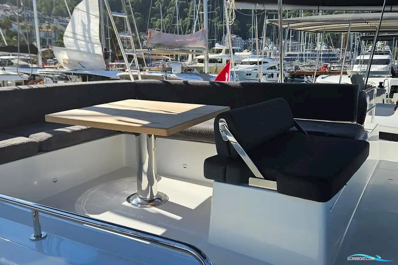 Lagoon 51