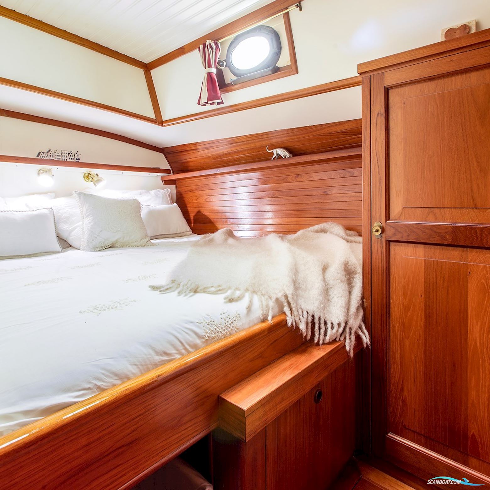 Lemsteraak Aukje Zwaantje