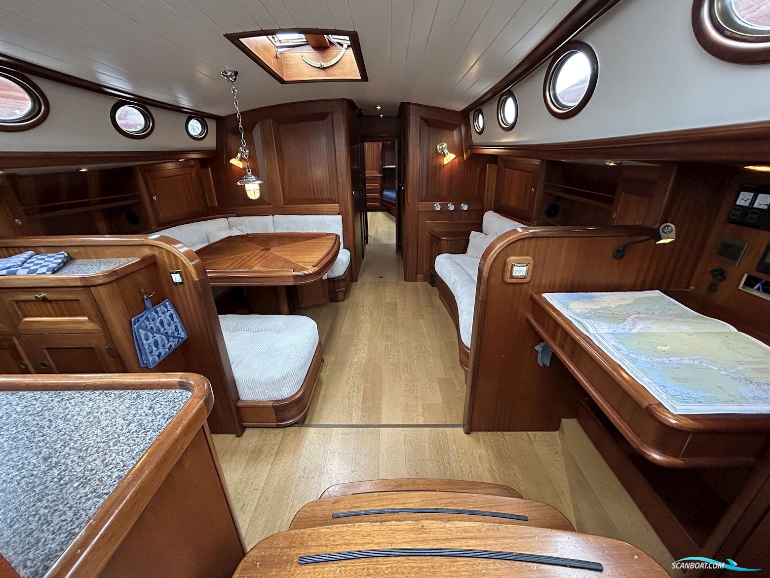 Lemsteraak Beluga Roefuitvoering Jachtuitvoering