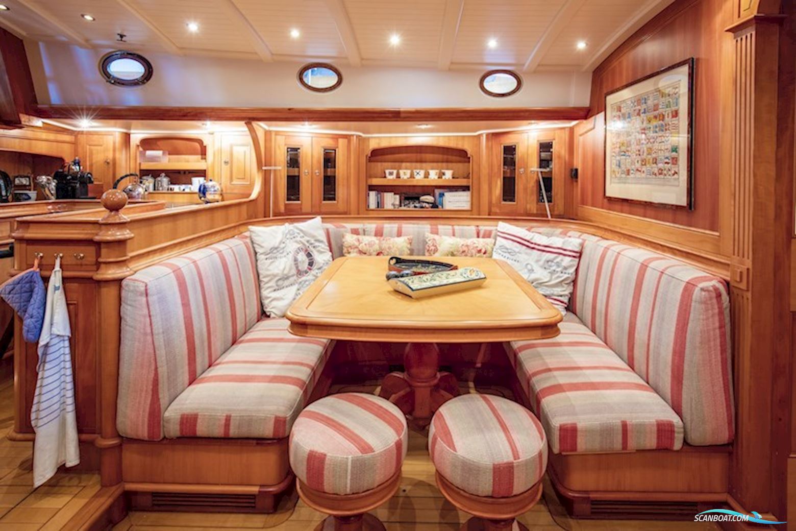 Lemsteraak Gouden Leeuw - Roefaak Hoek Design