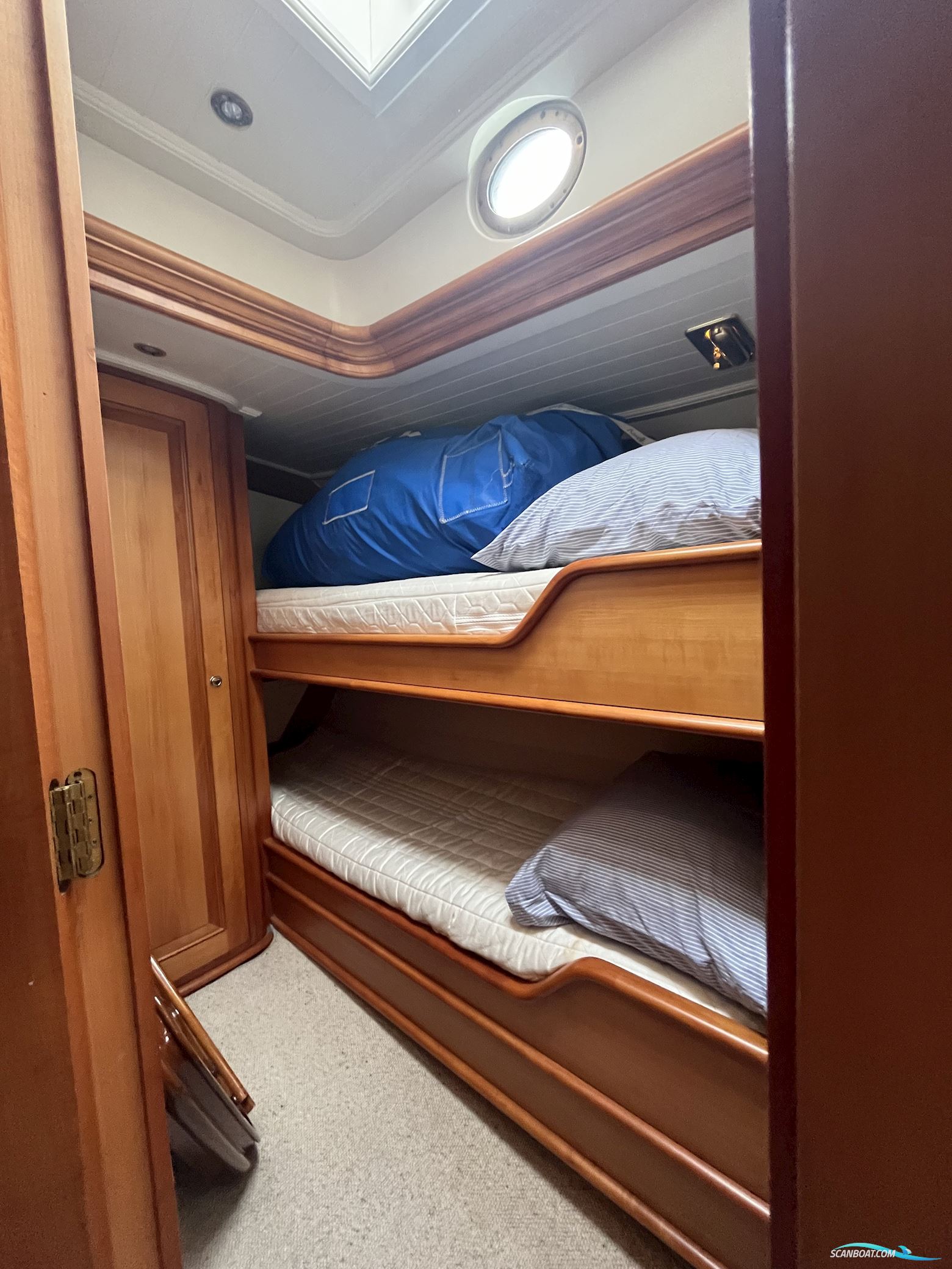 Lemsteraak Gouden Leeuw - Roefaak Hoek Design