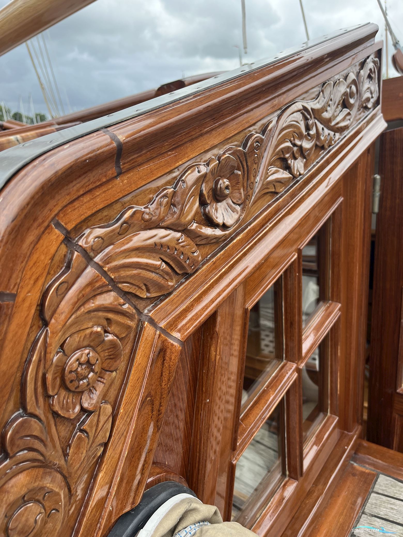 Lemsteraak Gouden Leeuw - Roefaak Hoek Design