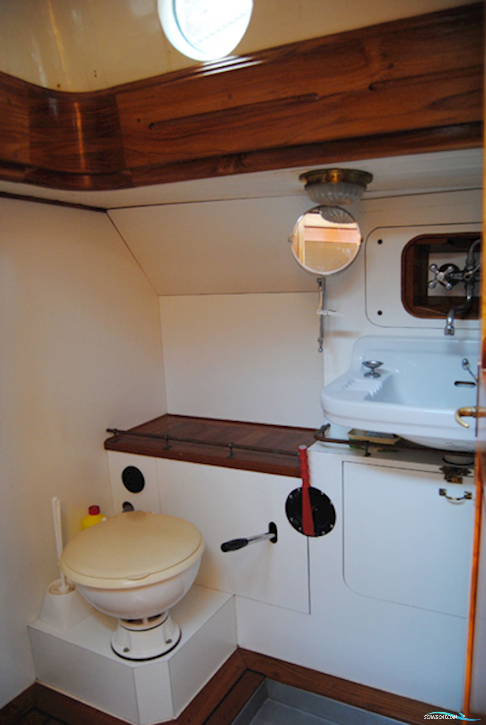 Lemsteraak Halley - Roefuitvoering