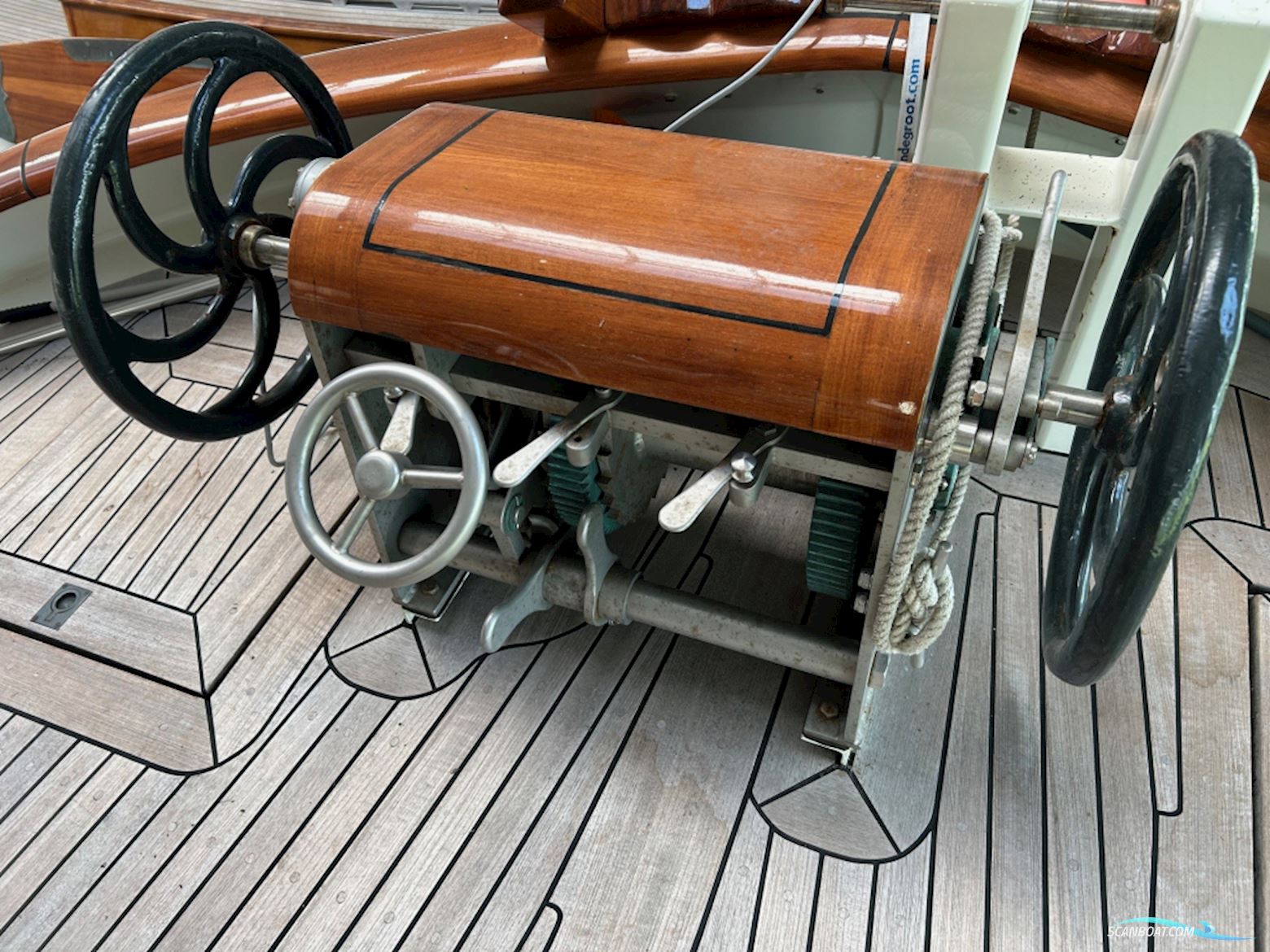 Lemsteraak Roefmodel - Walrus 1600