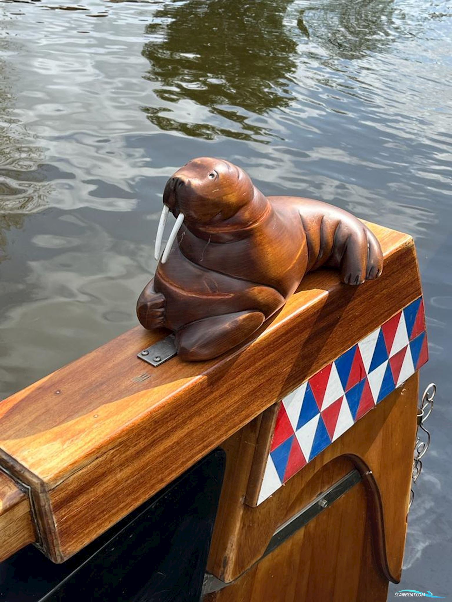 Lemsteraak Walrus - Roefuitvoering