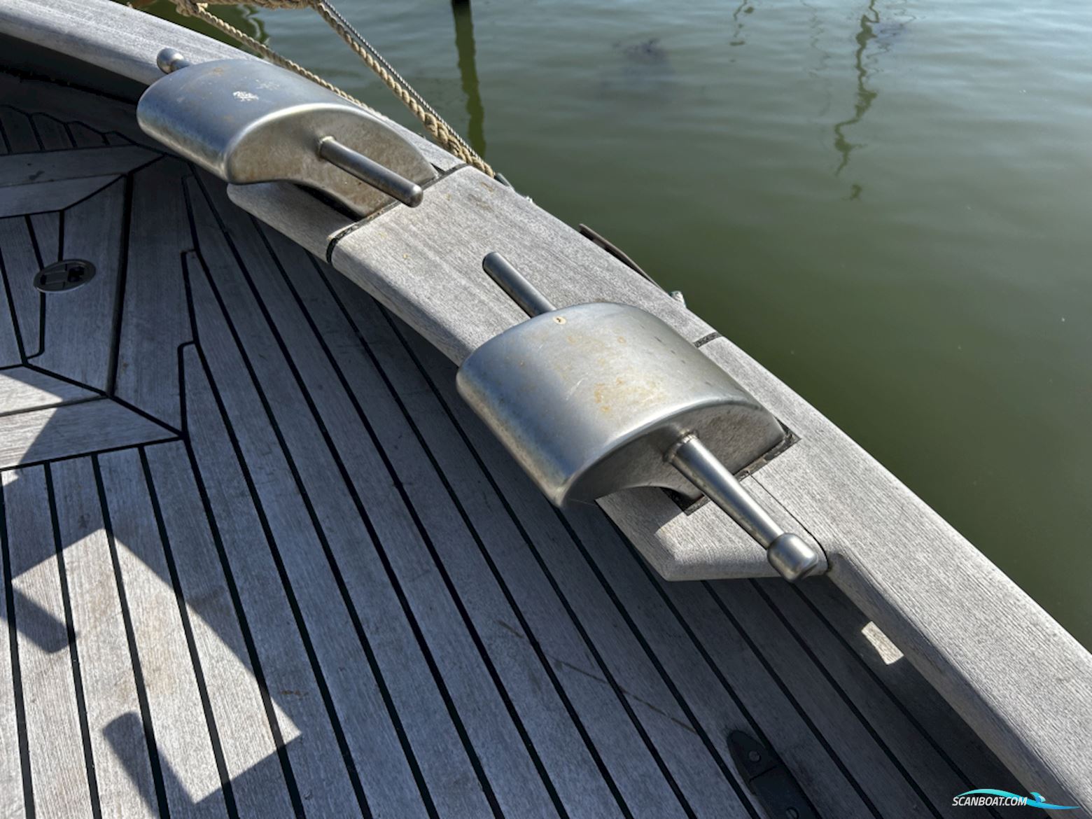 Lemsteraak Witte Eend - Roefuitvoering Hoek Design