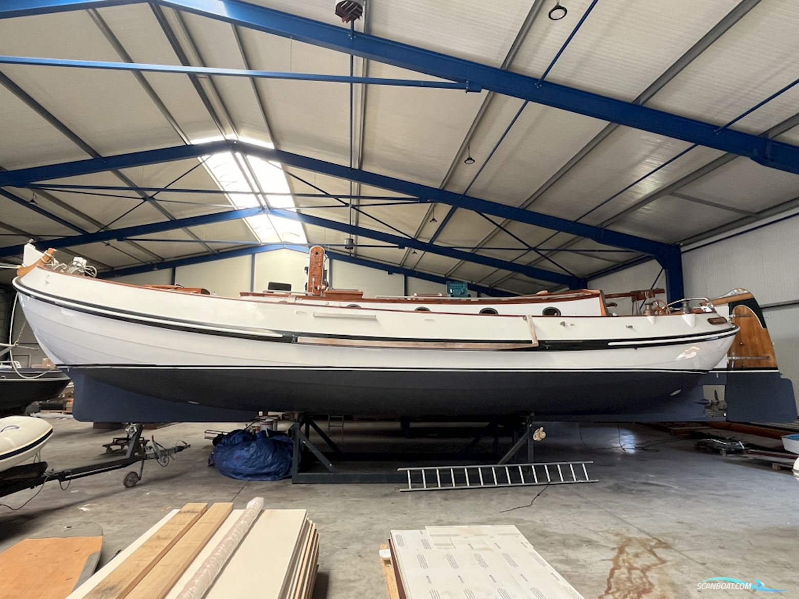 Lemsteraak Zilveren Zwaan - Hoek Design Roefuitvoering