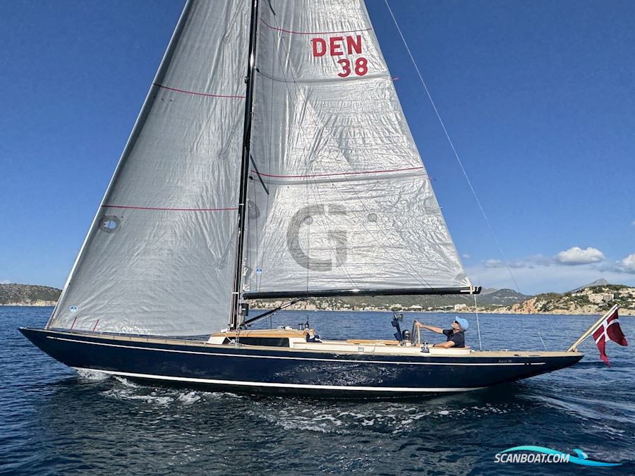 Leonardo Yachts Eagle 38