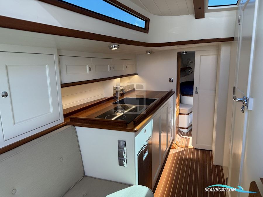 Leonardo Yachts Eagle 54