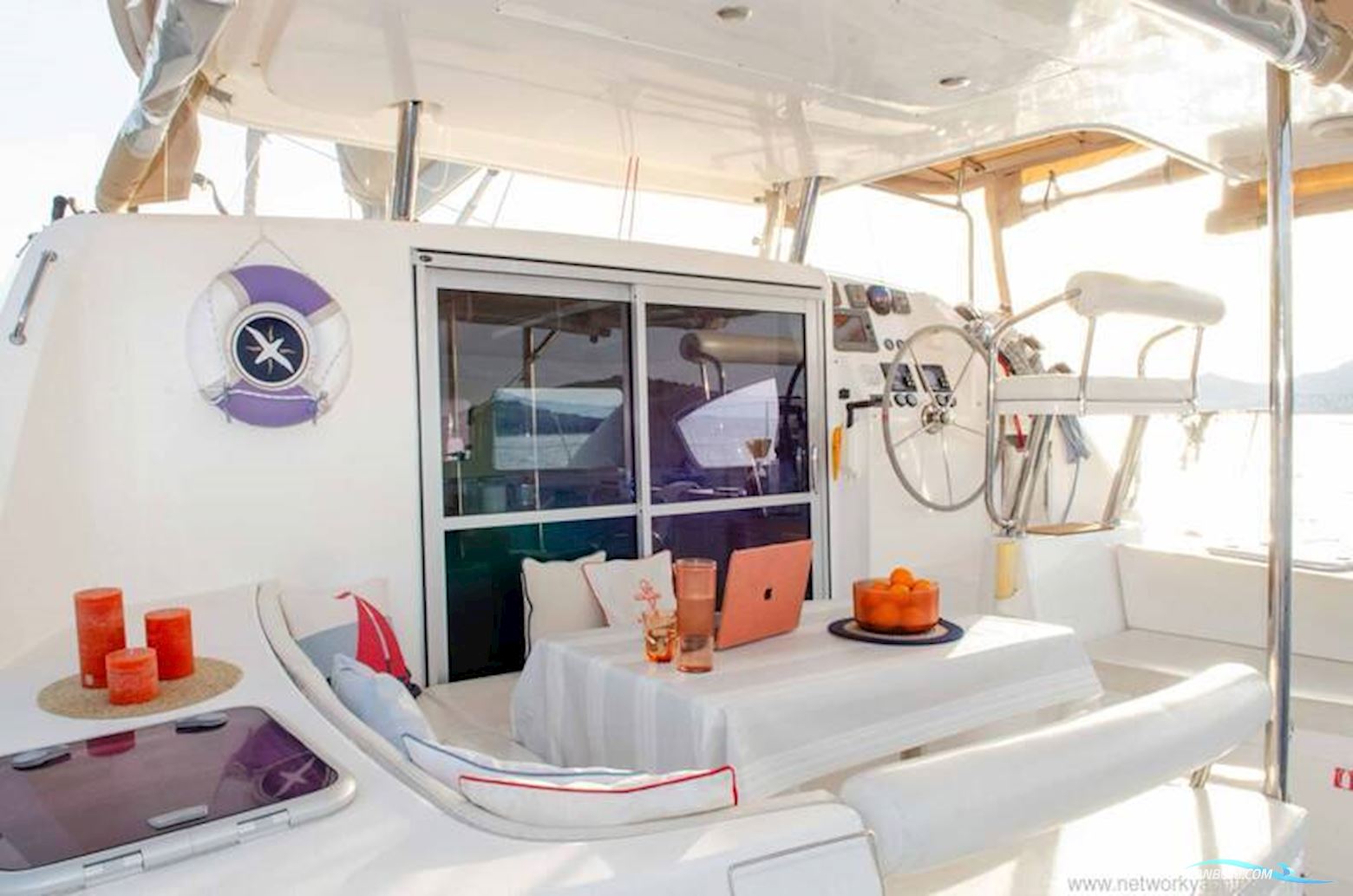 Leopard Catamarans Leopard 38