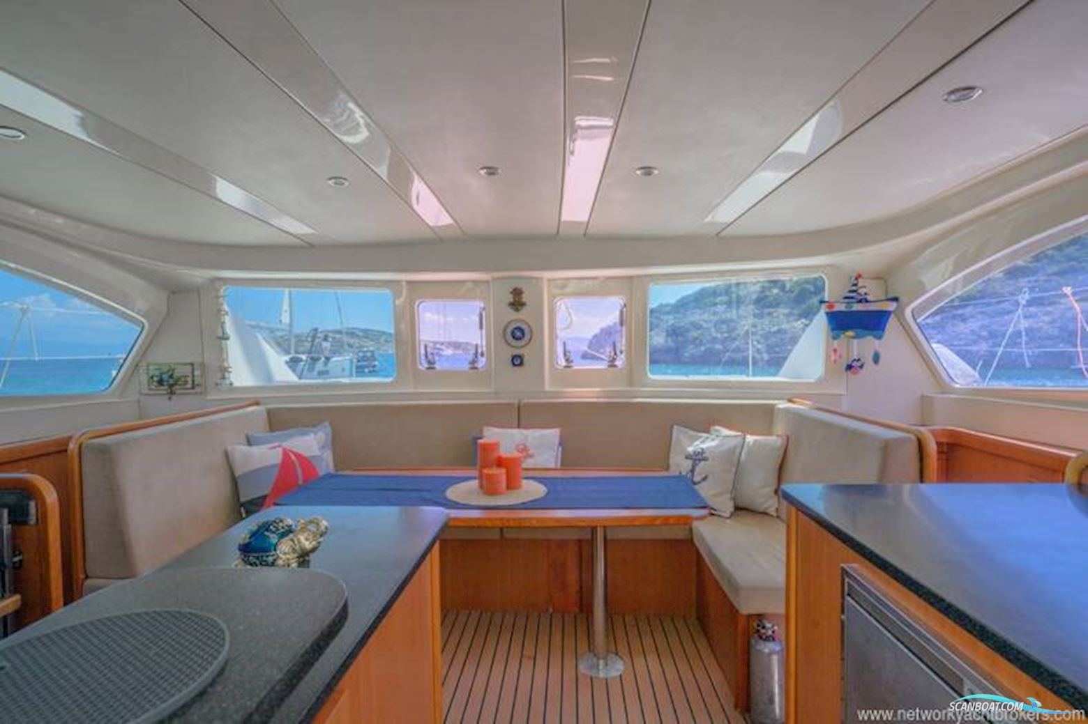 Leopard Catamarans Leopard 38