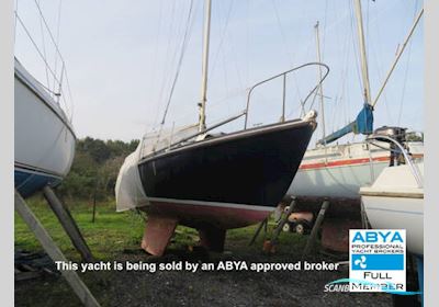Macwester 27 Sailingboat 1972, with Petter Twin Diesel engine, United Kingdom