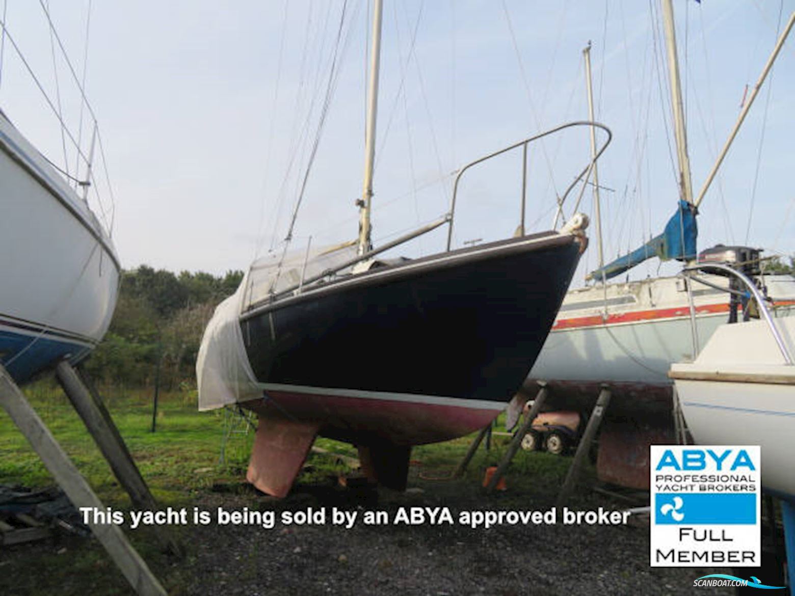 Macwester 27 Sailingboat 1972, with Petter Twin Diesel engine, United Kingdom