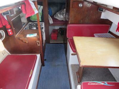 Macwester 27 Sailingboat 1972, with Petter Twin Diesel engine, United Kingdom