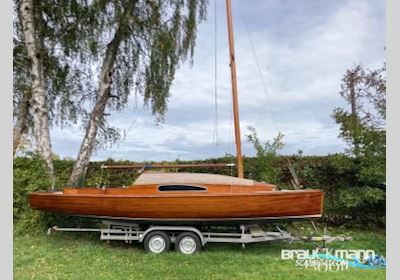 Mader 20 er Jollenkreuzer Sailingboat 1966, with Honda engine, Germany