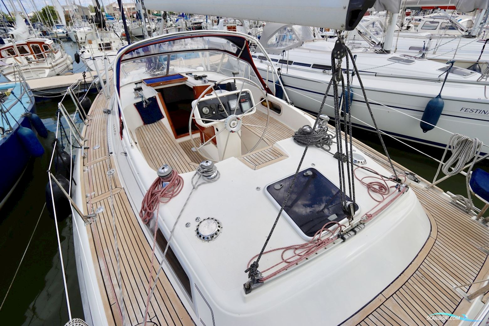 Maxi Yachts 38