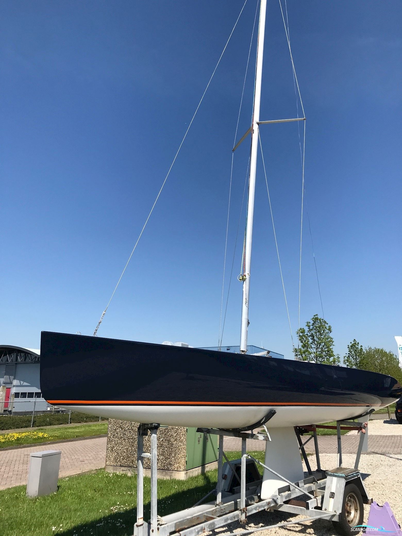 Mono Racer 750