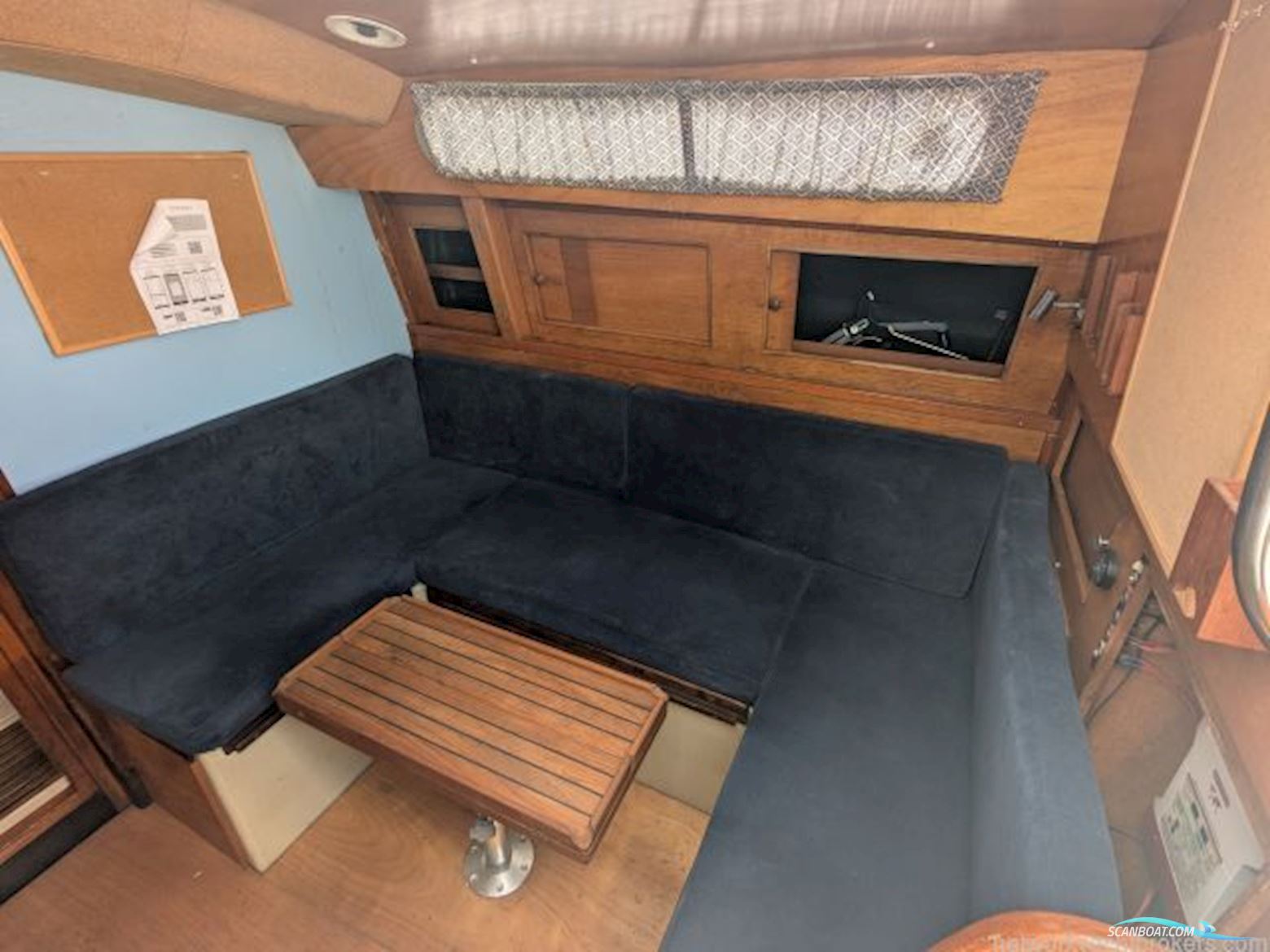 Moody 33 MK I Centre Cockpit