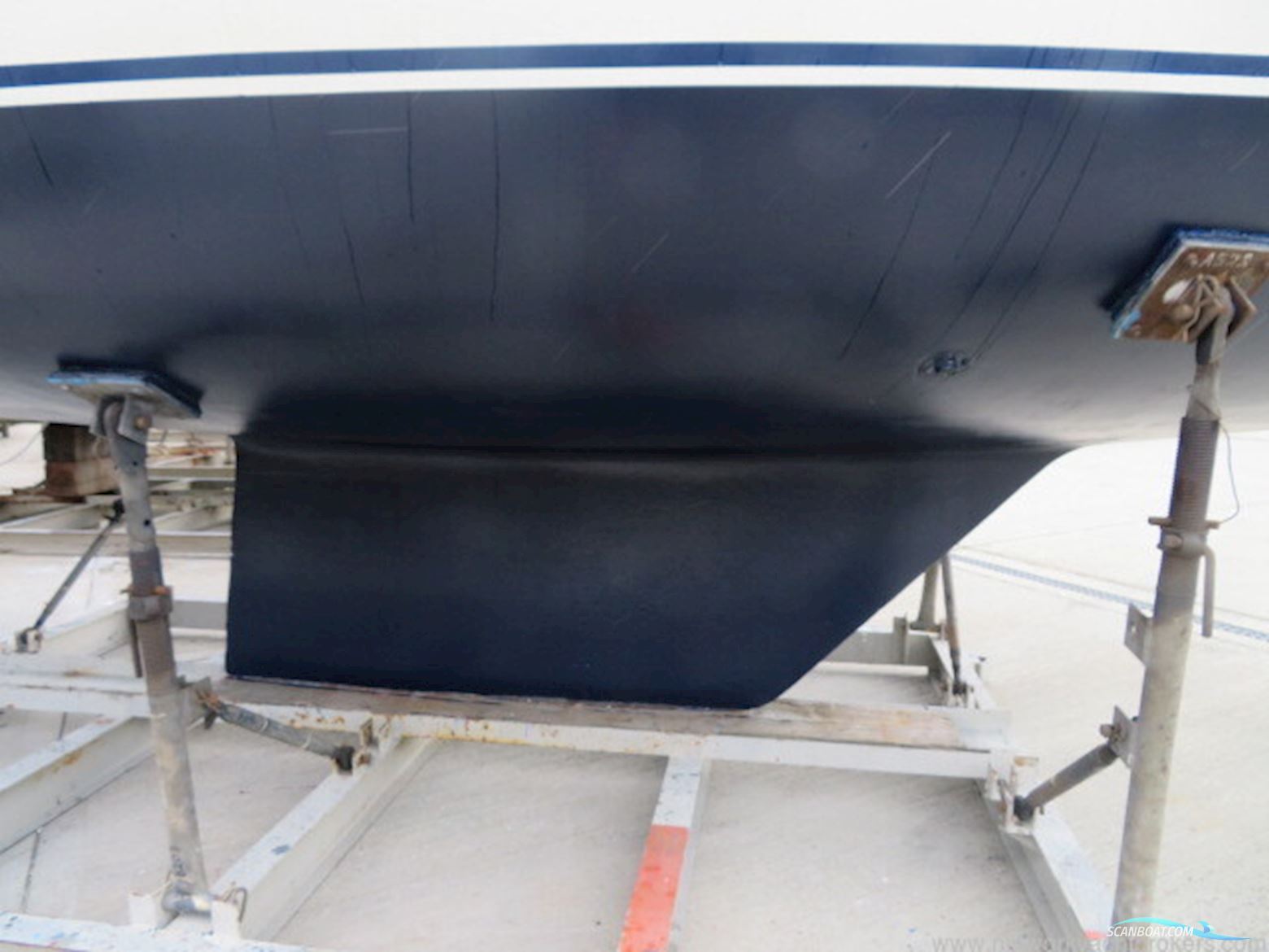 Moody 33 MK I Centre Cockpit