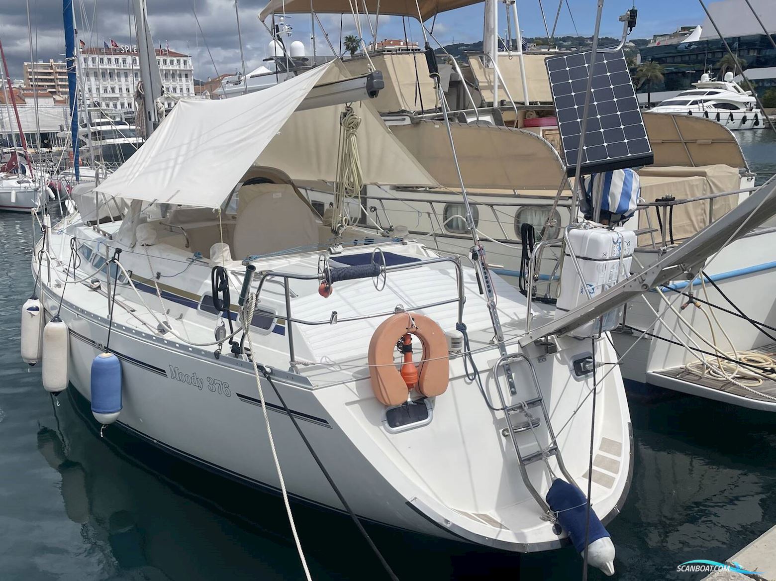 Moody 376 Centre Cockpit Sailingboat 1991, with Nanni engine, United Kingdom