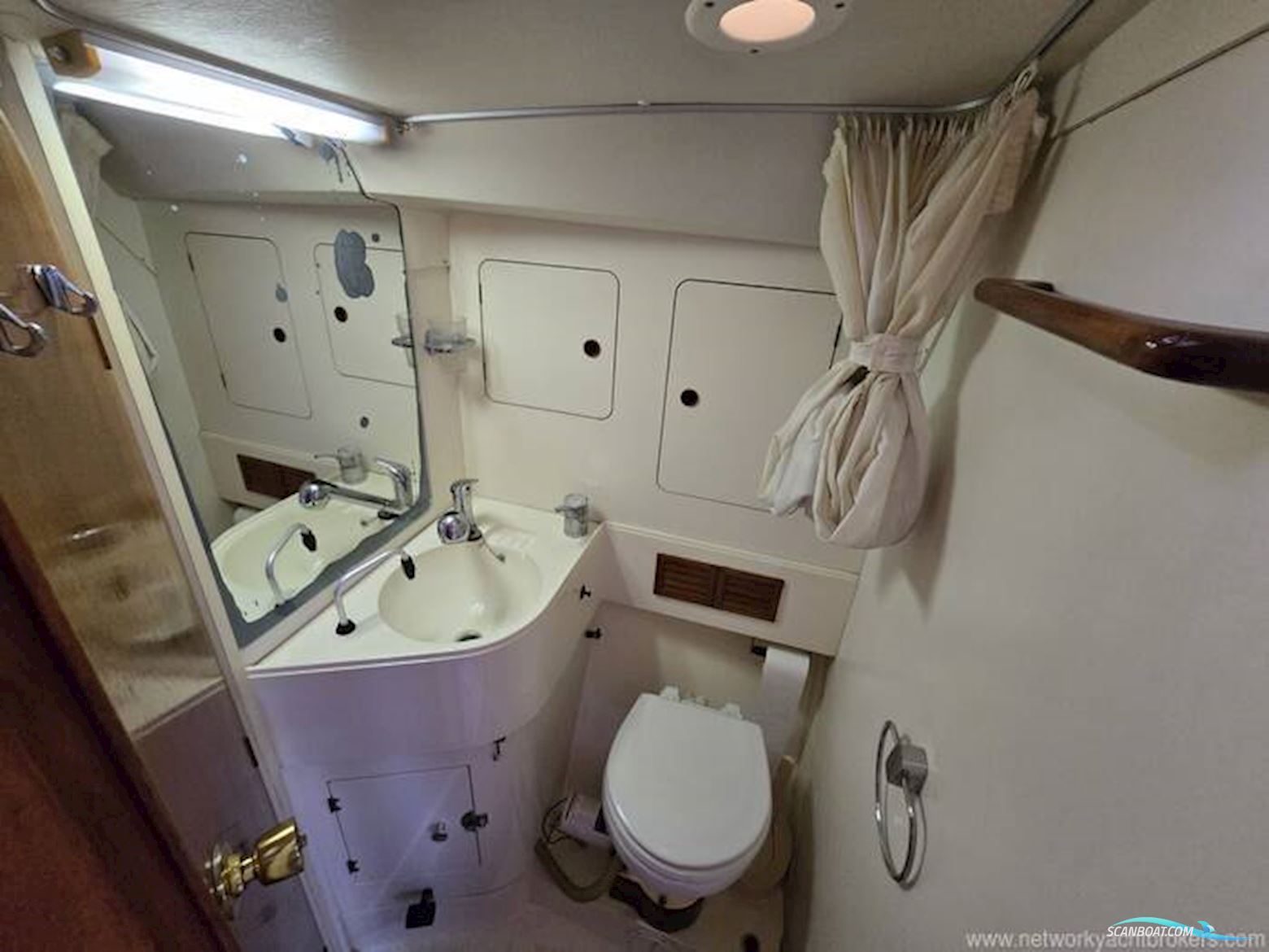 Moody 376 Centre Cockpit