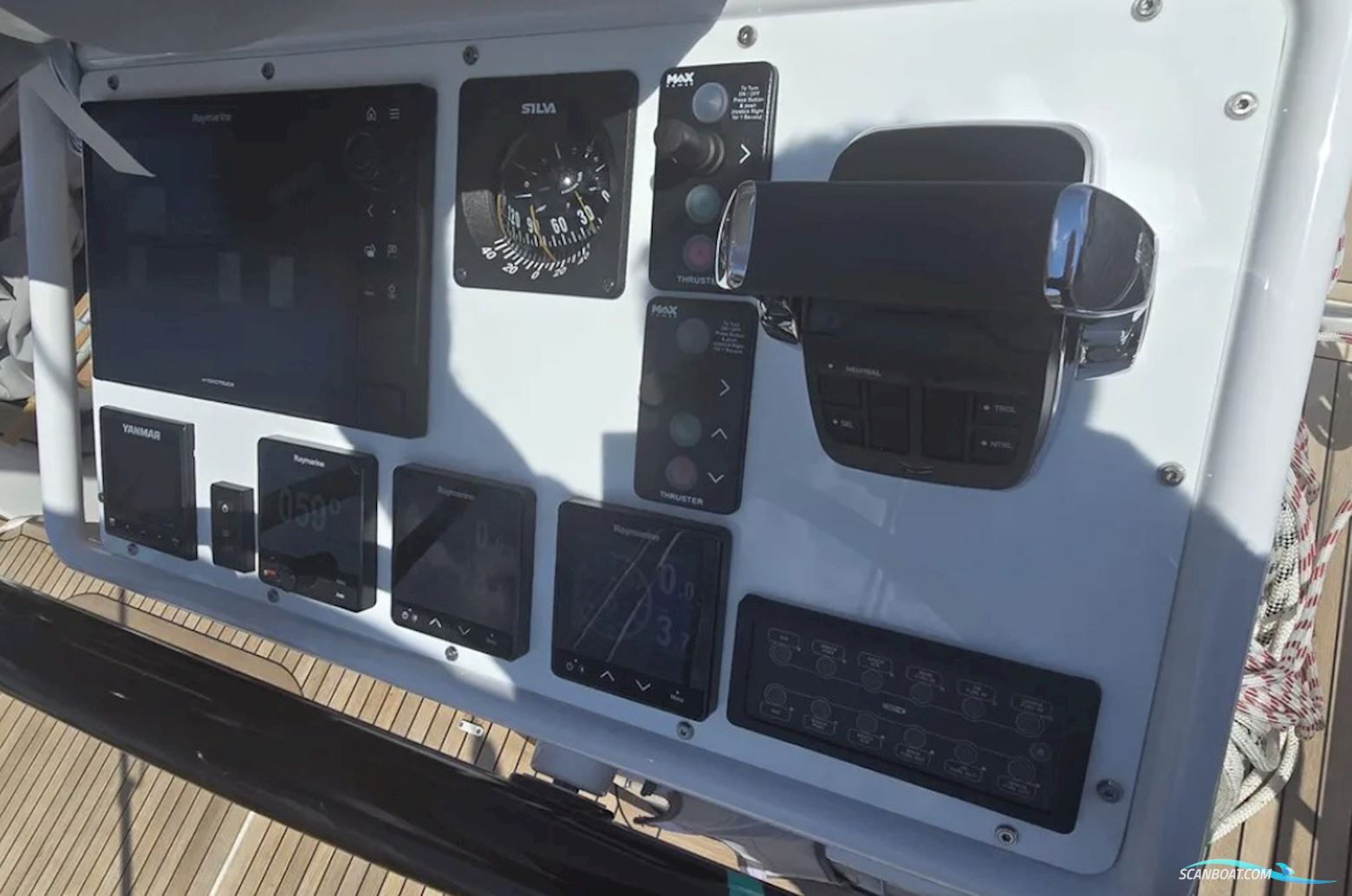 Moody 54 DS - Decksaloon