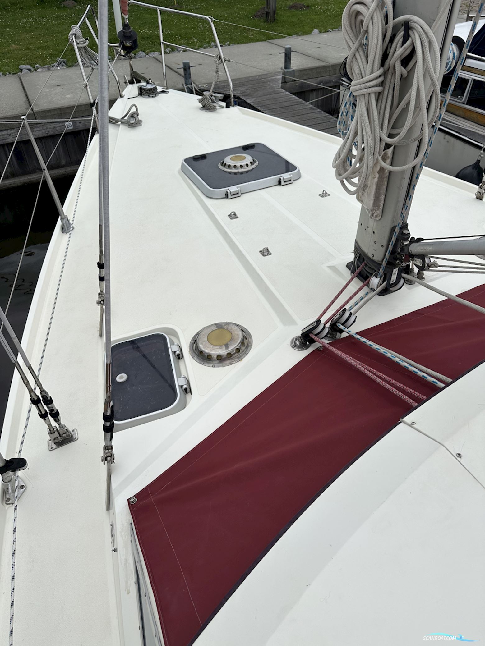 Moody Eclipse 33