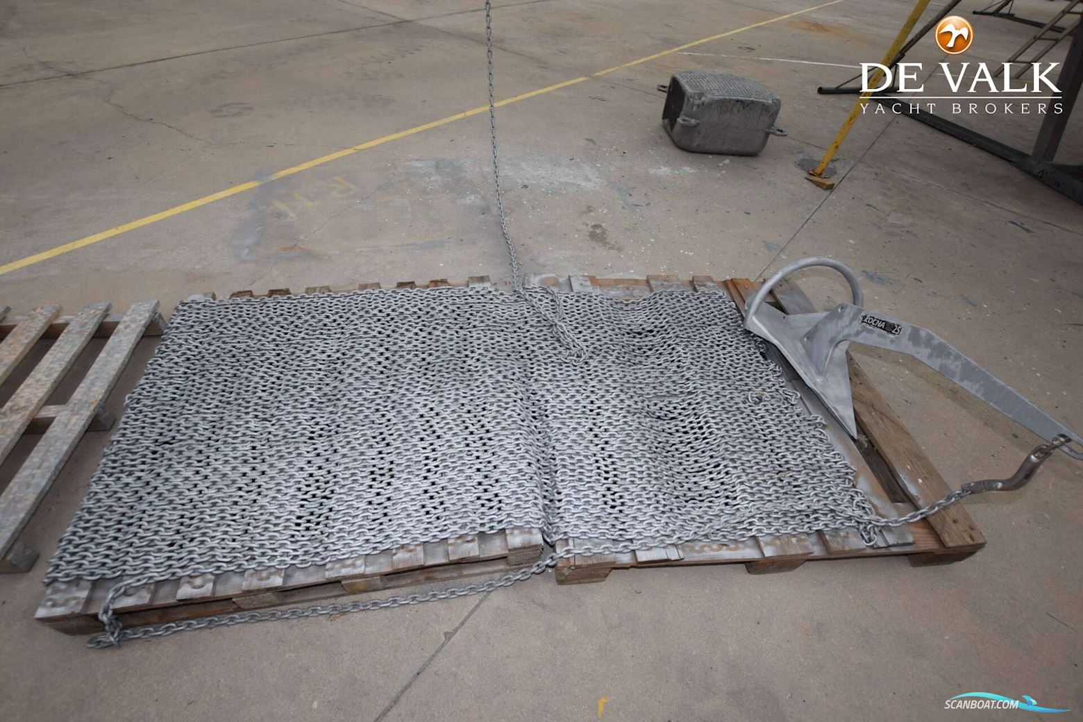 Najad 380