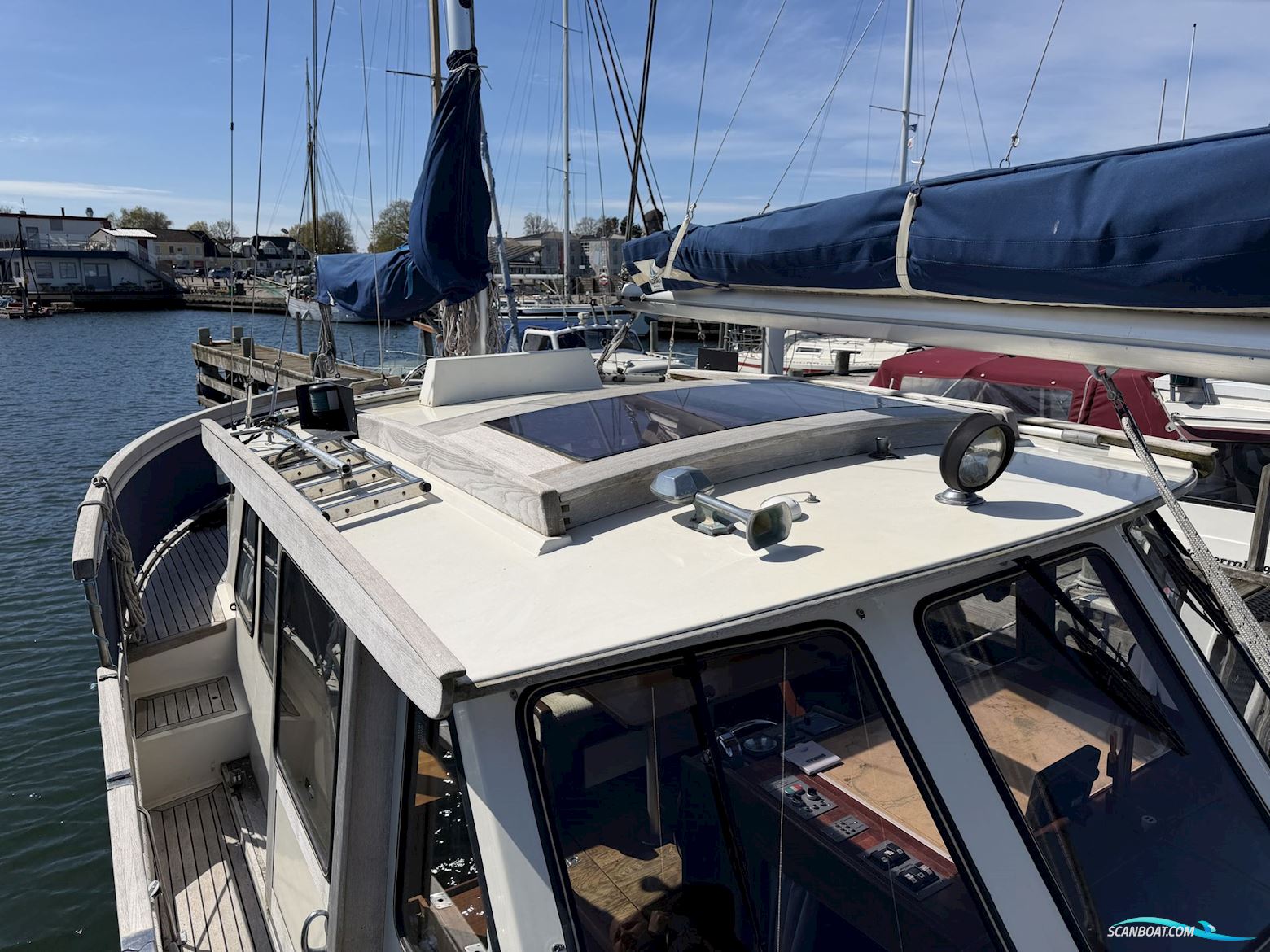Nauticat 33