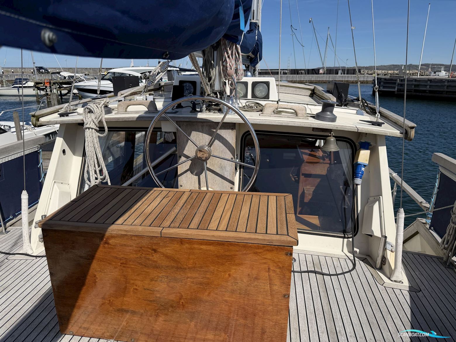 Nauticat 33