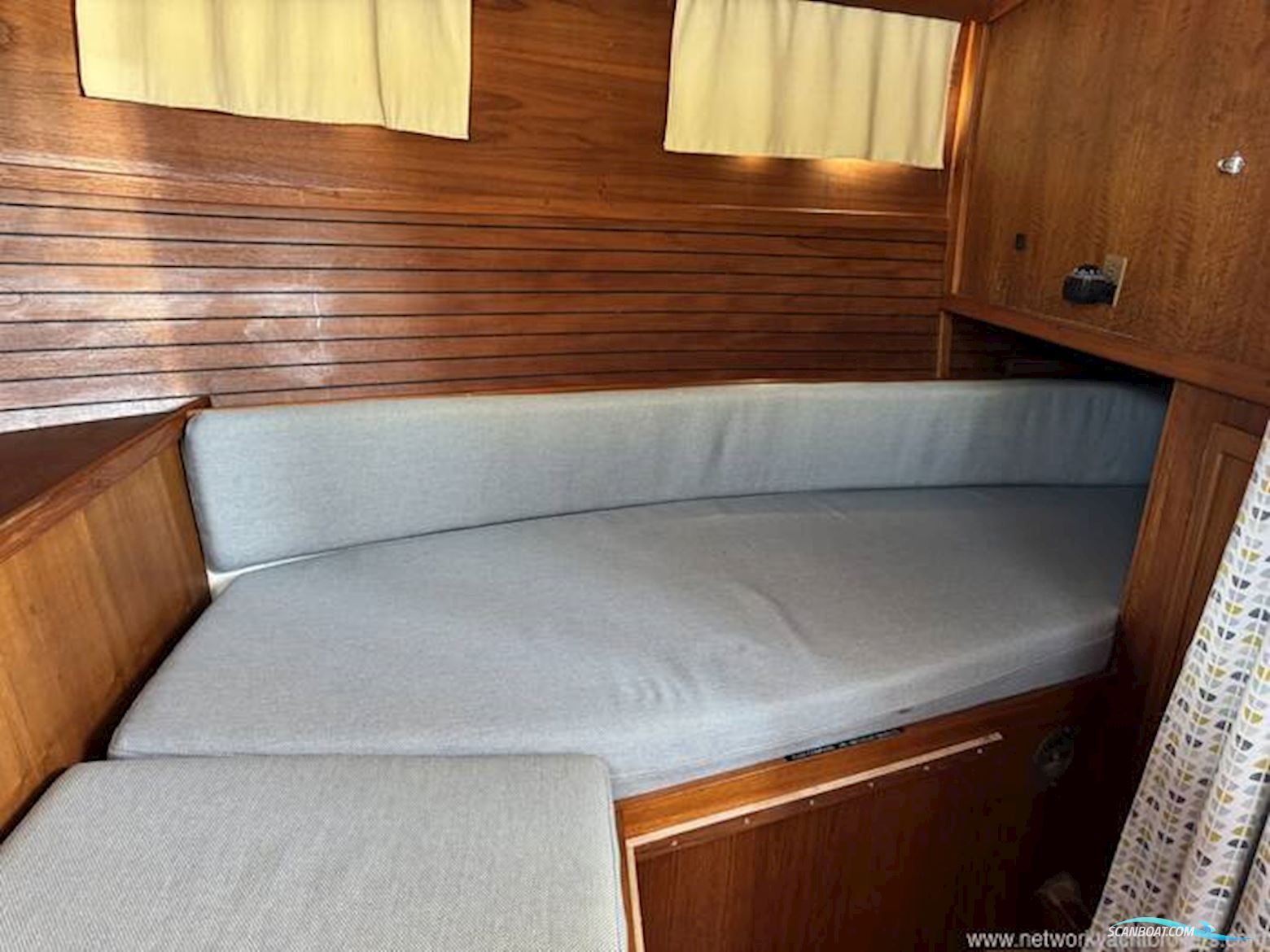 Nauticat 33