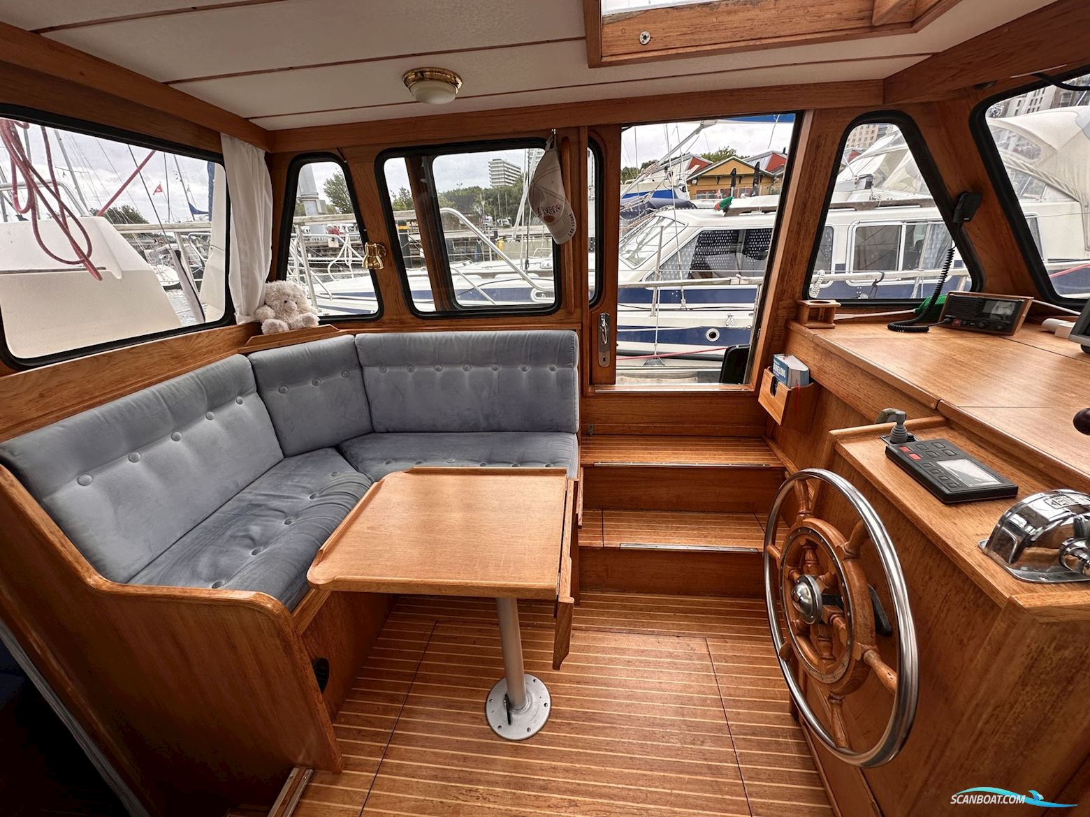 Nauticat 33