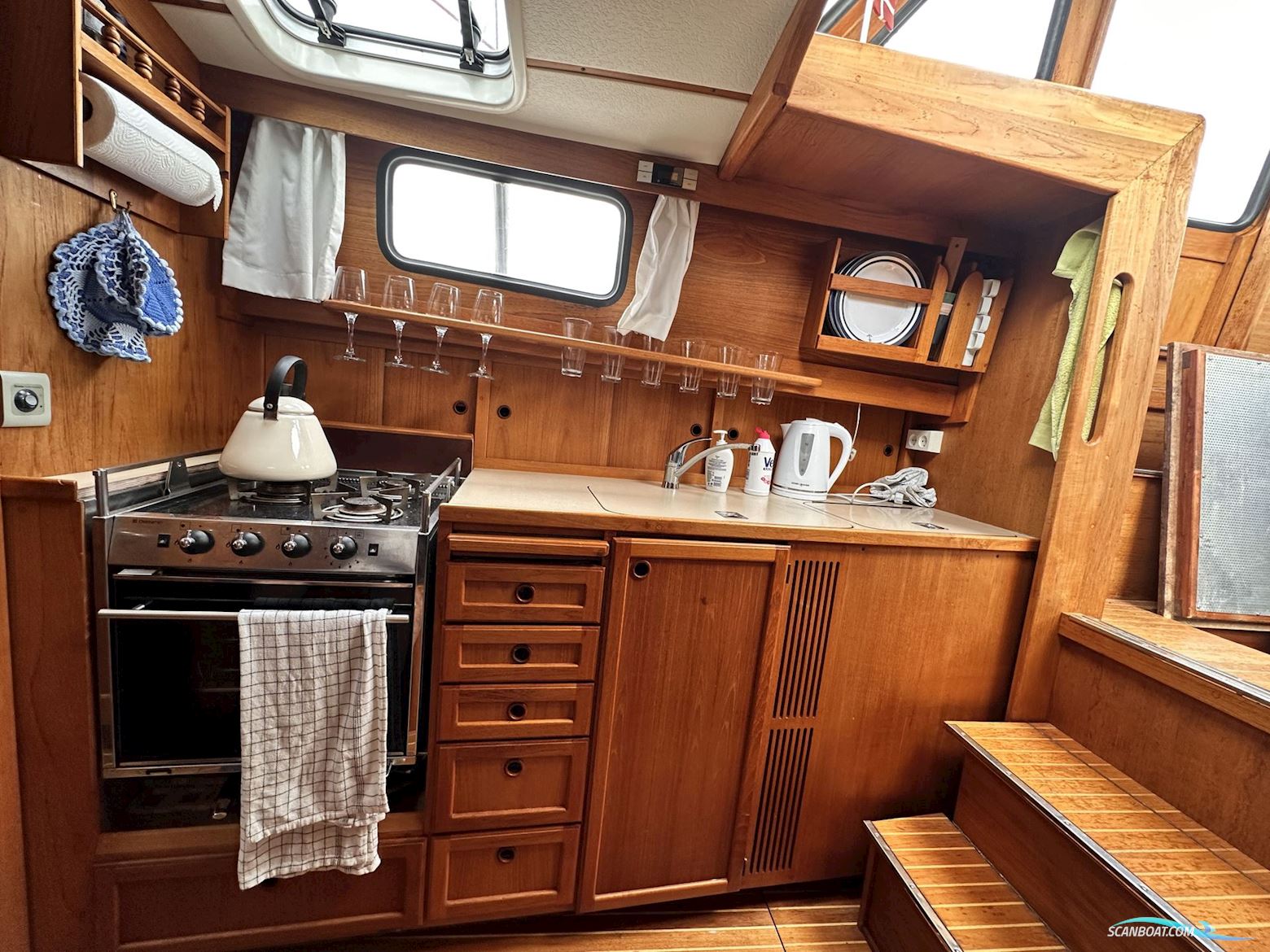 Nauticat 33