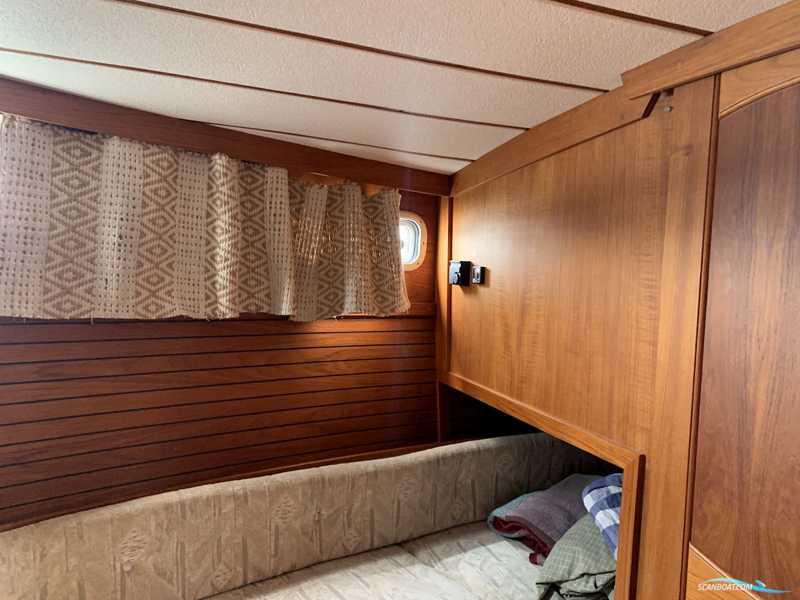Nauticat 33