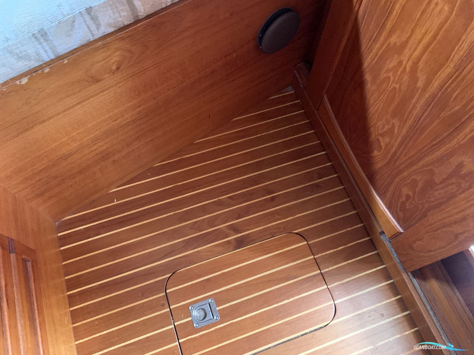 Nauticat 33