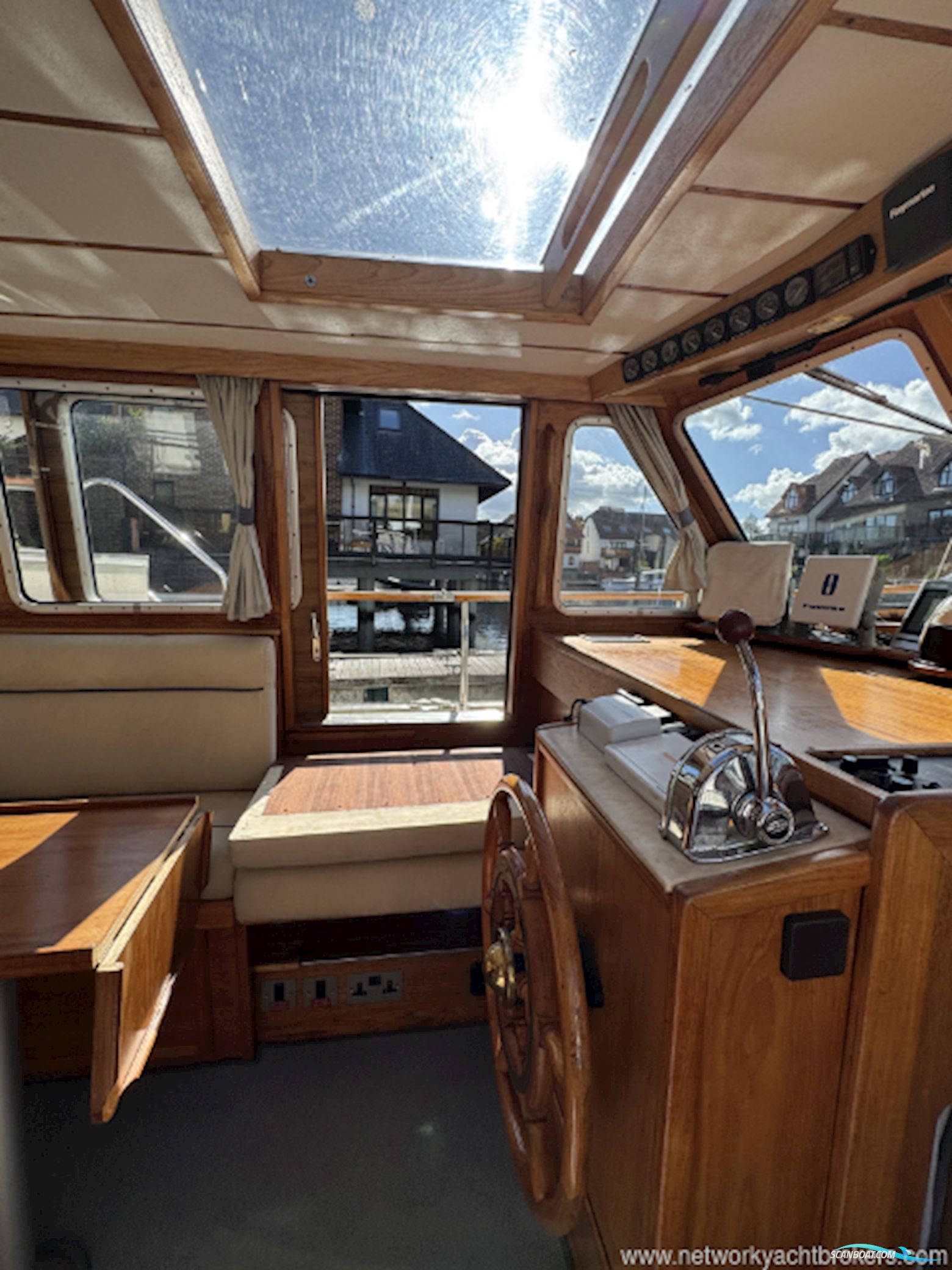 Nauticat 33